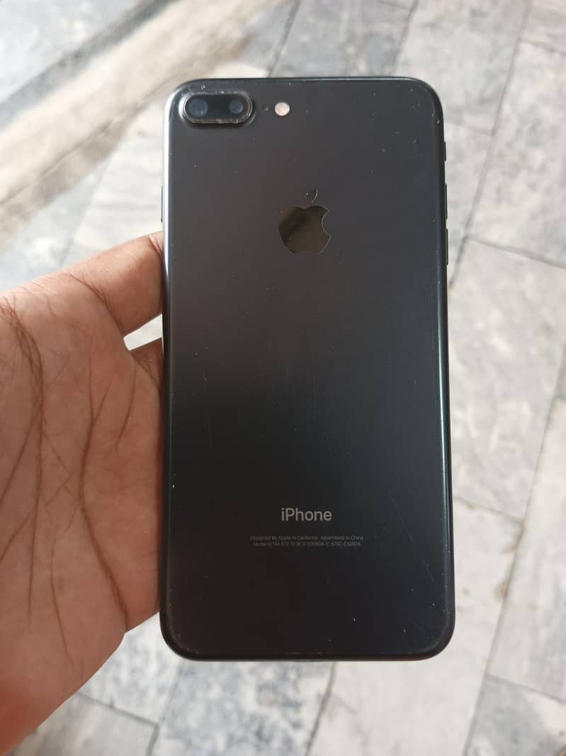 Apple iPhone 7 Plus 3
