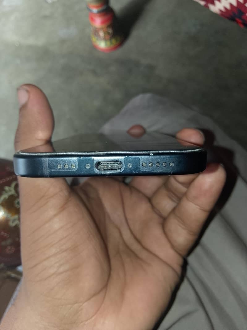 Apple iPhone 15 3