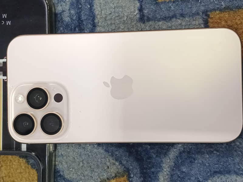 Apple iPhone 16 Pro Max 0