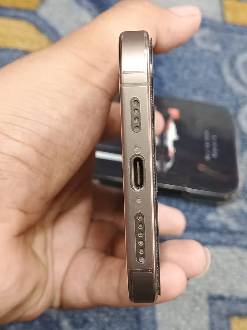 Apple iPhone 16 Pro Max 5