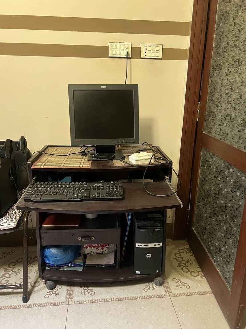 Computer with table 1