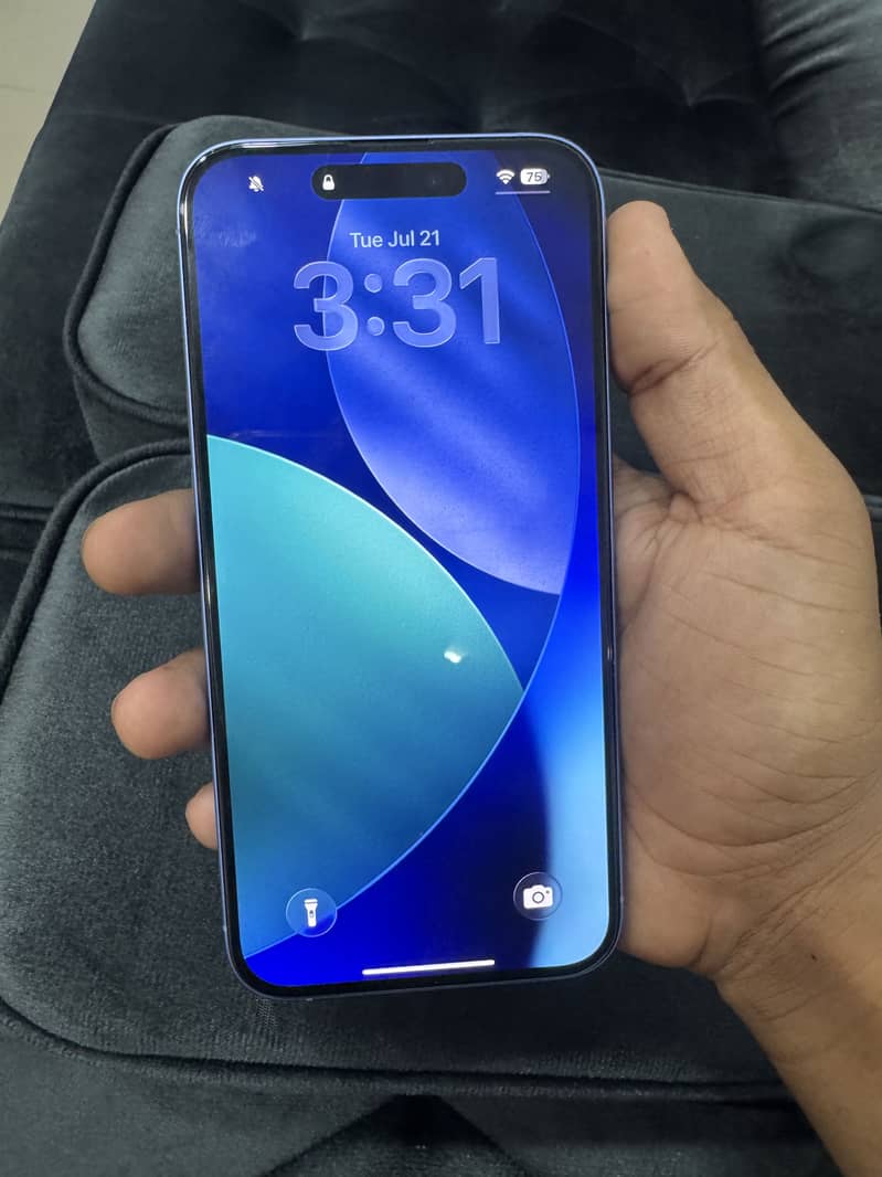 Iphone 16 plus sim locked 4