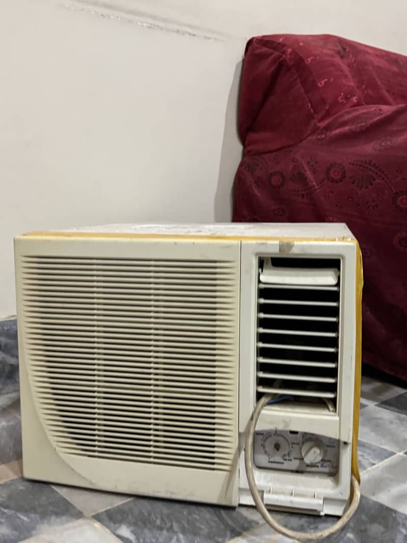 window ac 4