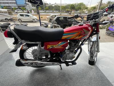 Honda cg 125 red
