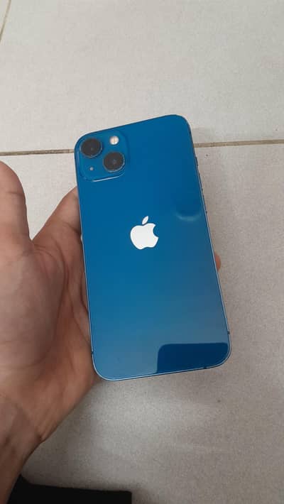 Apple iPhone 13