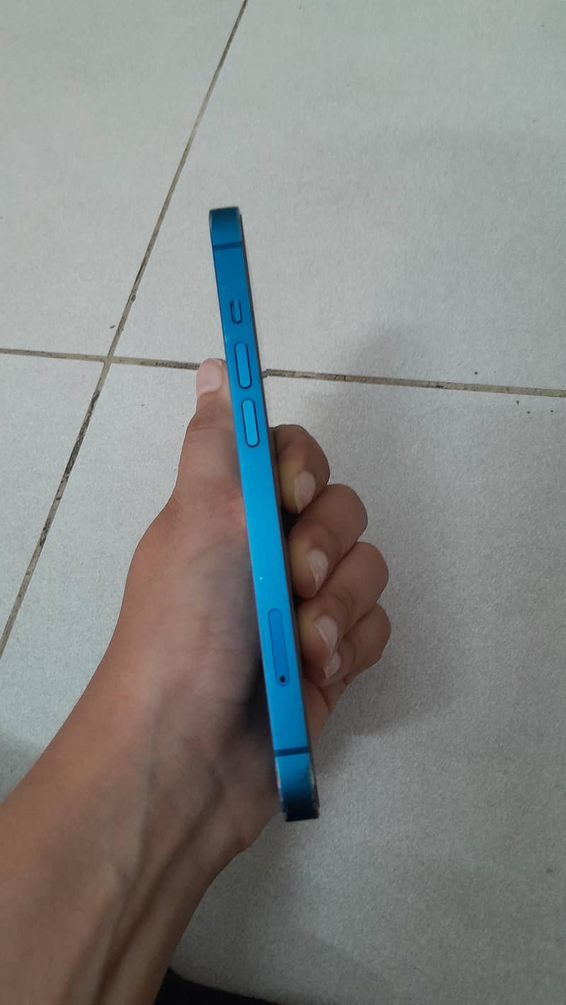 Apple iPhone 13 1