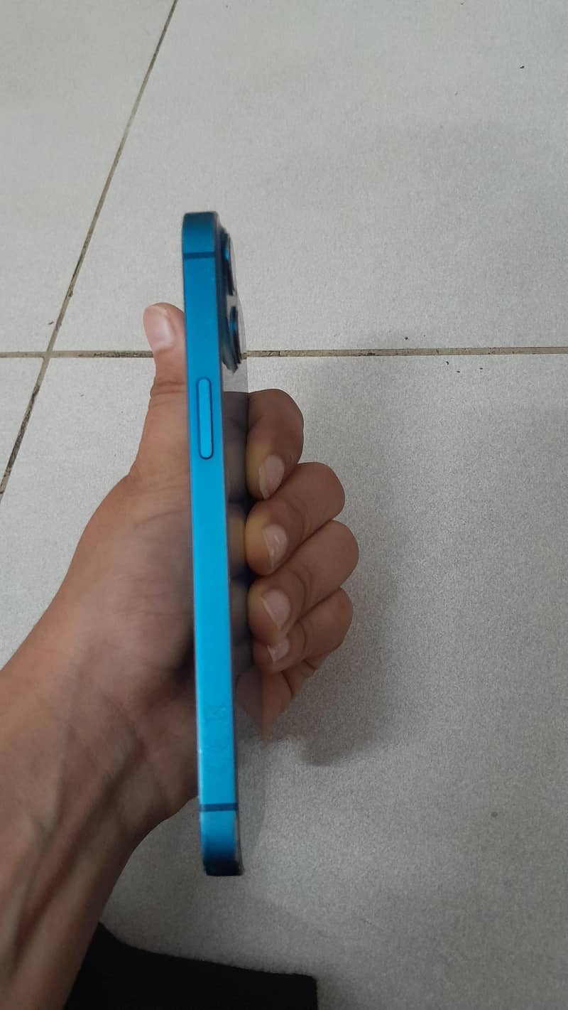 Apple iPhone 13 3