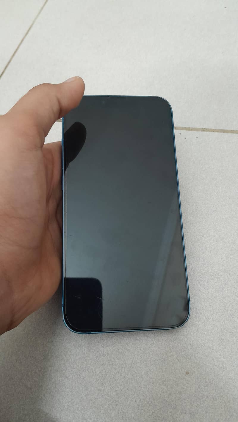 Apple iPhone 13 6