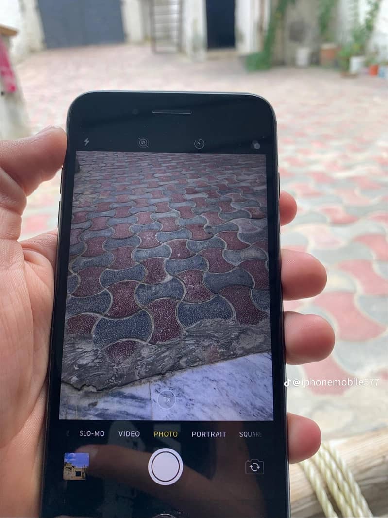 Apple iPhone 8 Plus 0
