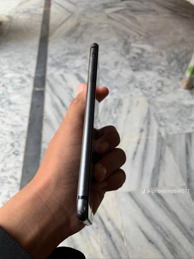 Apple iPhone 8 Plus 2
