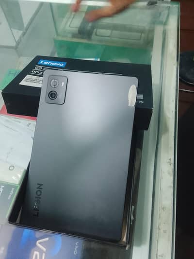 Lenevo legion y 700