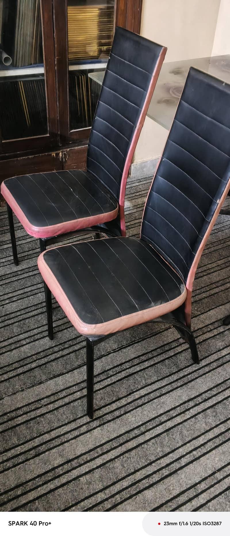 Dining Table With Chairs. 4