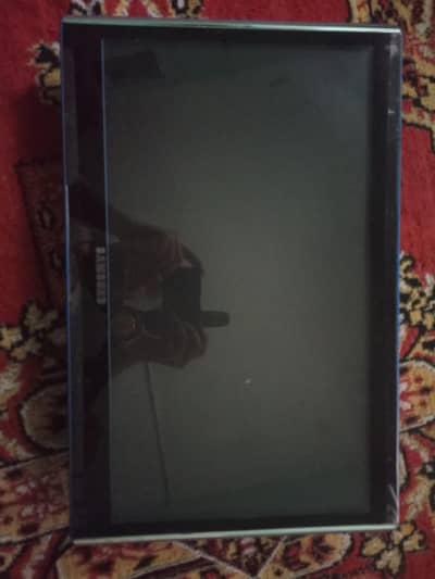 I'm selling led Samsung 22 inch