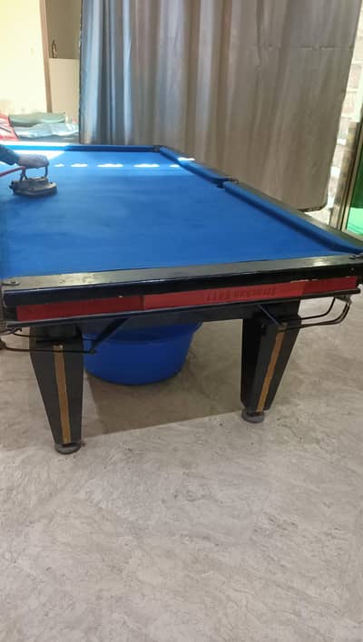 Snooker table+balls+cues