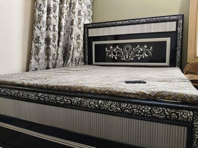 king size black bed