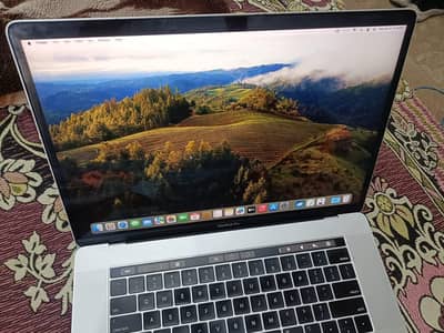 Apple MacBook Pro 15" 2019 | Core i7 | 16GB RAM | 256GB SSD