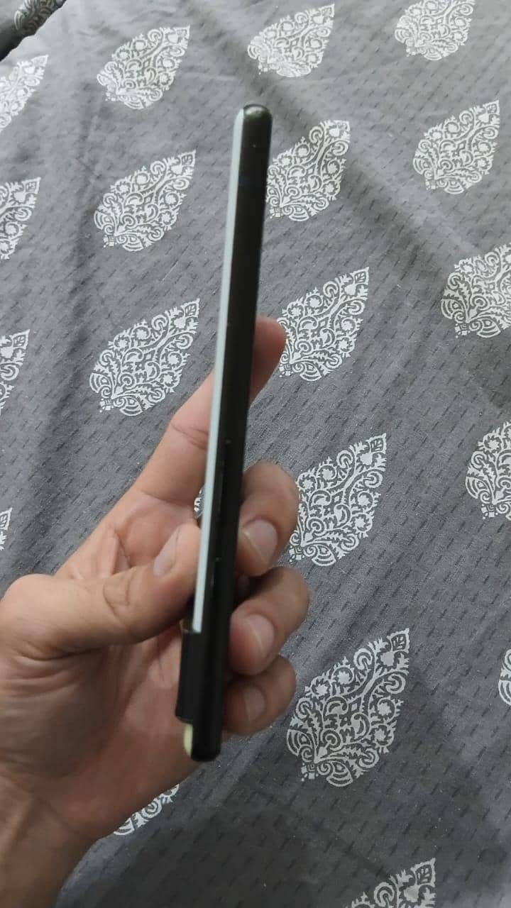 Google Pixel 6 4