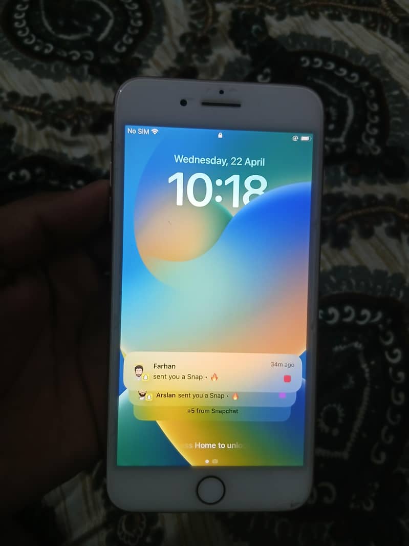 Apple iPhone 8 Plus 1