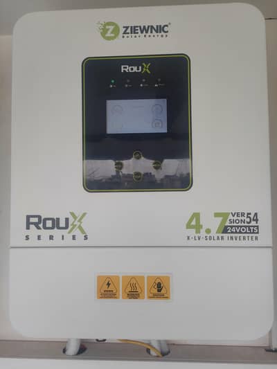 Ziewnic Roux 4.7kW Hybrid Solar Inverter (In Warranty, Read Details)