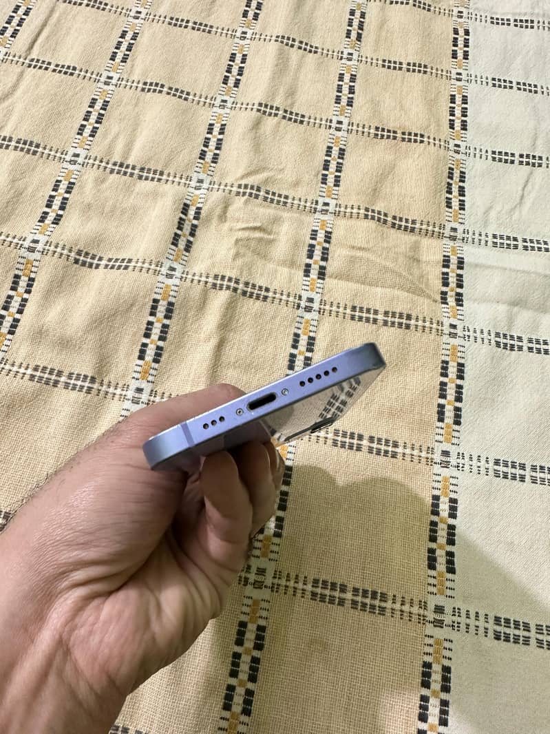 Apple iPhone 12 2