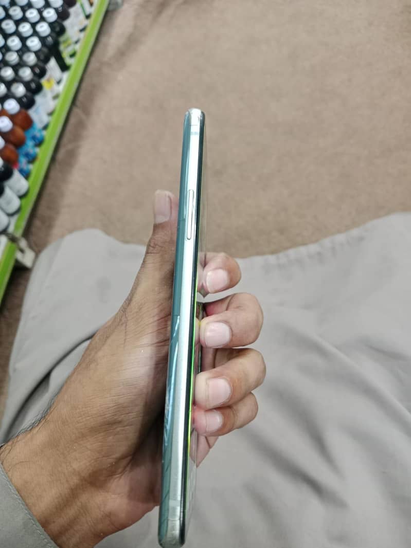 One Plus 9r 5