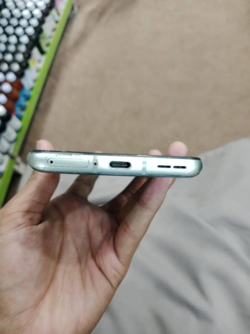 One Plus 9r 7