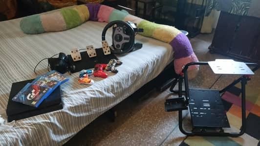 v9 pro steering wheel - stand - PS4 fat - 2 CDs + 2 controllers