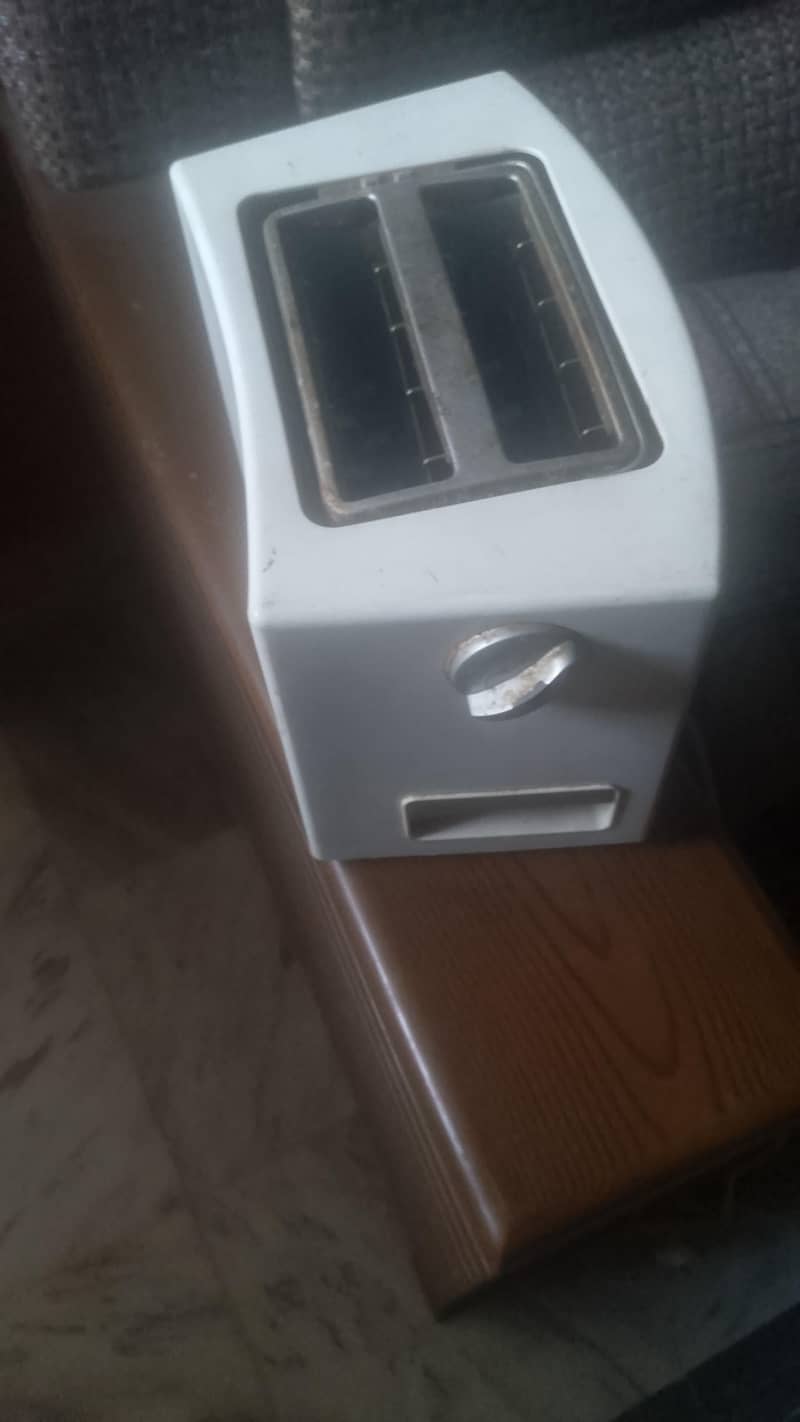 Bread Toaster 1