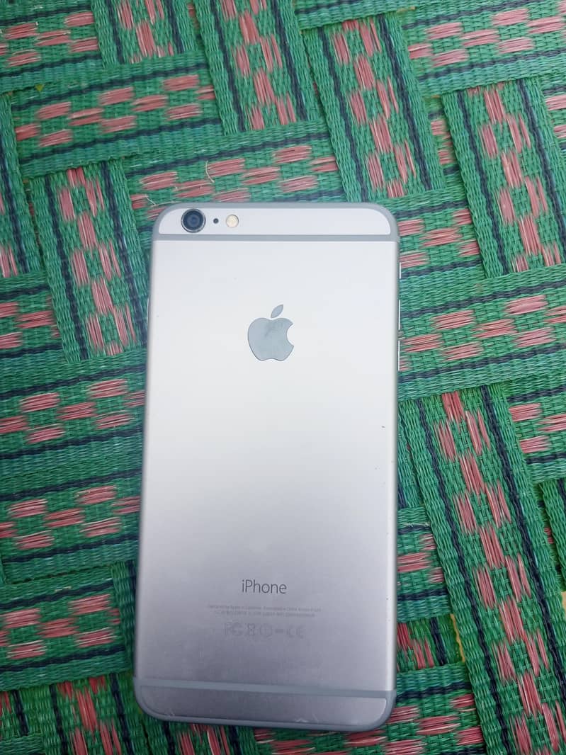 Apple iPhone 6 Plus 0
