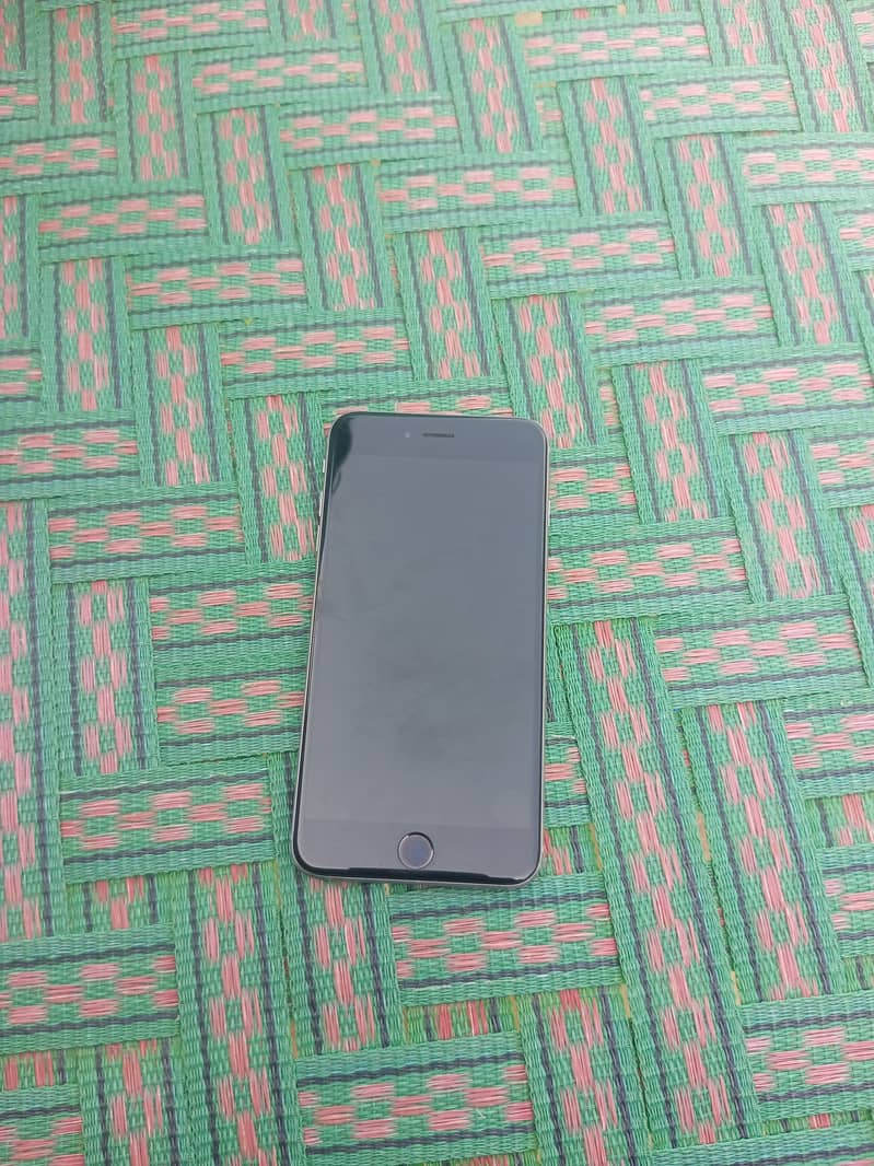 Apple iPhone 6 Plus 1
