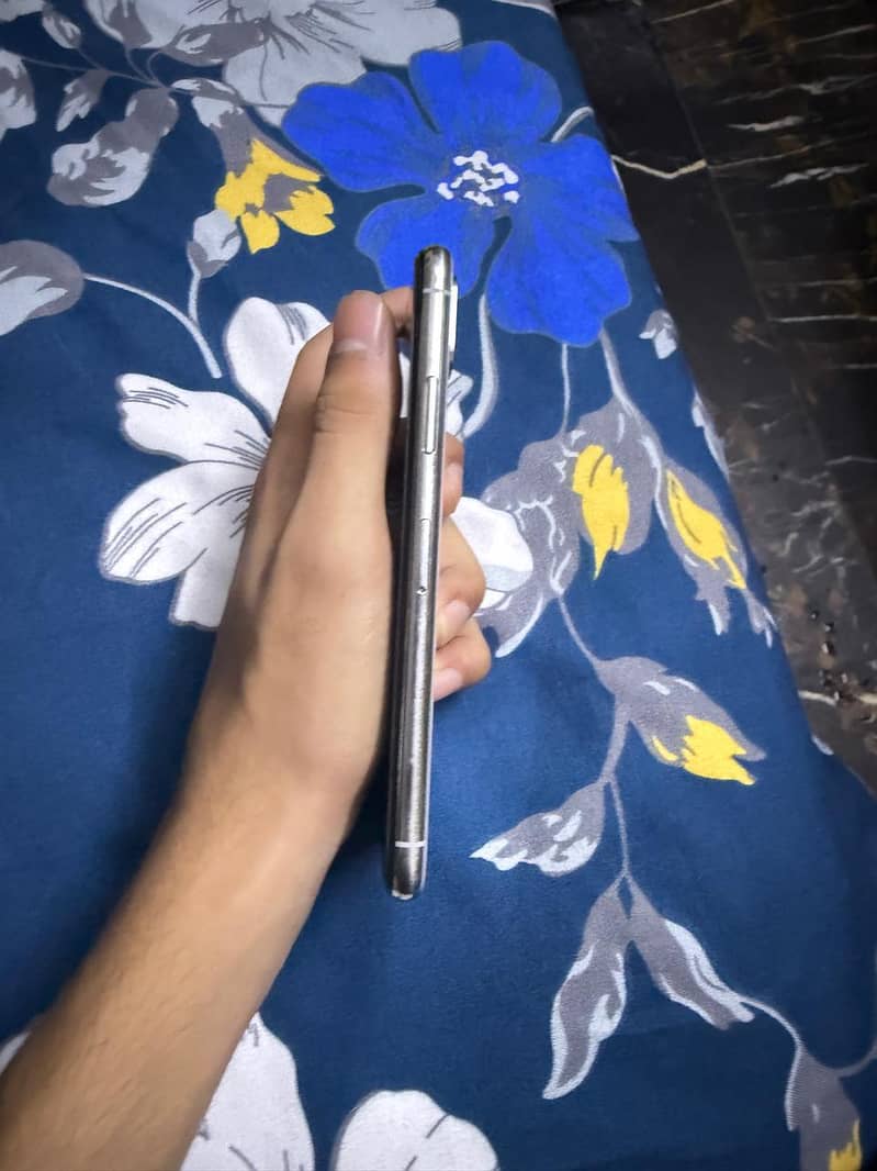 Apple iPhone X 1