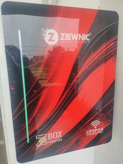 Ziewnic ZBOX 24V 100Ah LiFePO4 Lithium Battery.