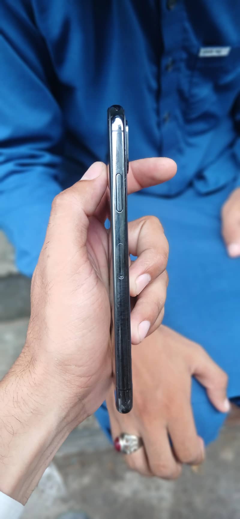 Apple iPhone X 4