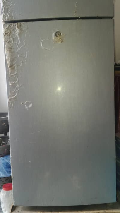 haier 6.5 CFT 2 DOOR refrigerator hrf 216-like new