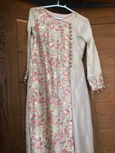 Beautiful Embroidered Women's Kurti