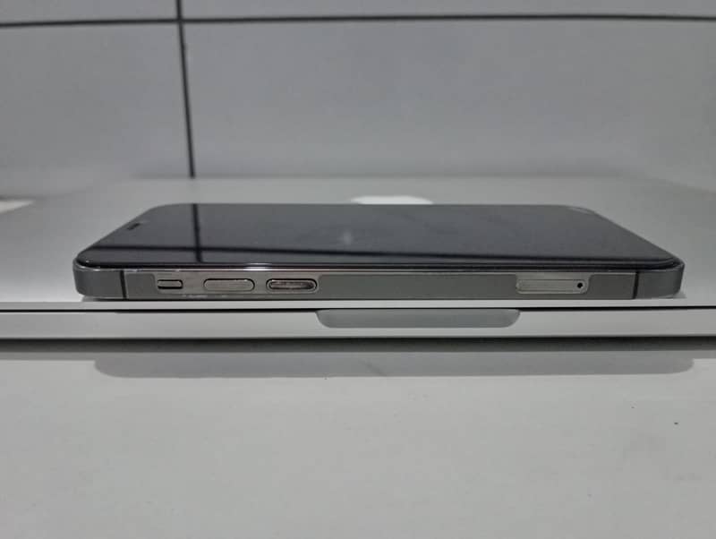 Apple iPhone 12 Pro 9