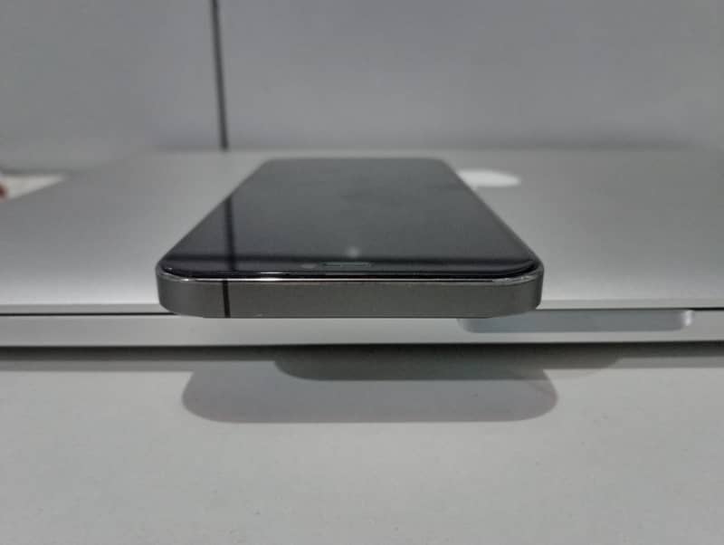 Apple iPhone 12 Pro 11
