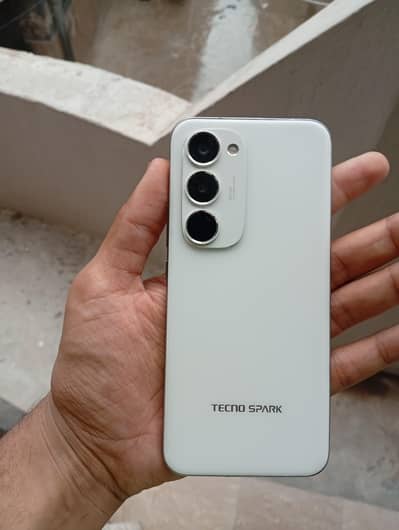 Tecno spark 40 pro plus