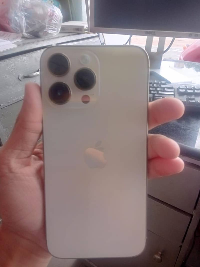 Apple iPhone 14 Pro Max 9