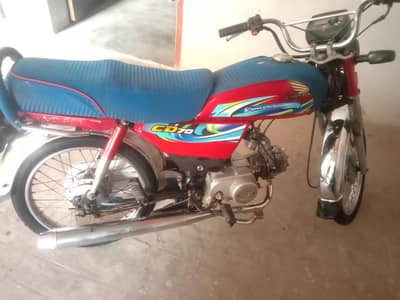 2016,17 model total geniun bike hain koi kam nhi bike pae all ok