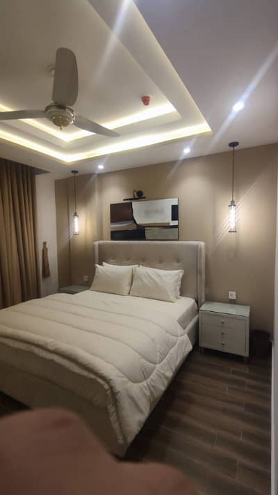 One bedroom apartment per day available Gulbug green Islamabad lukurya furnished apartment per day