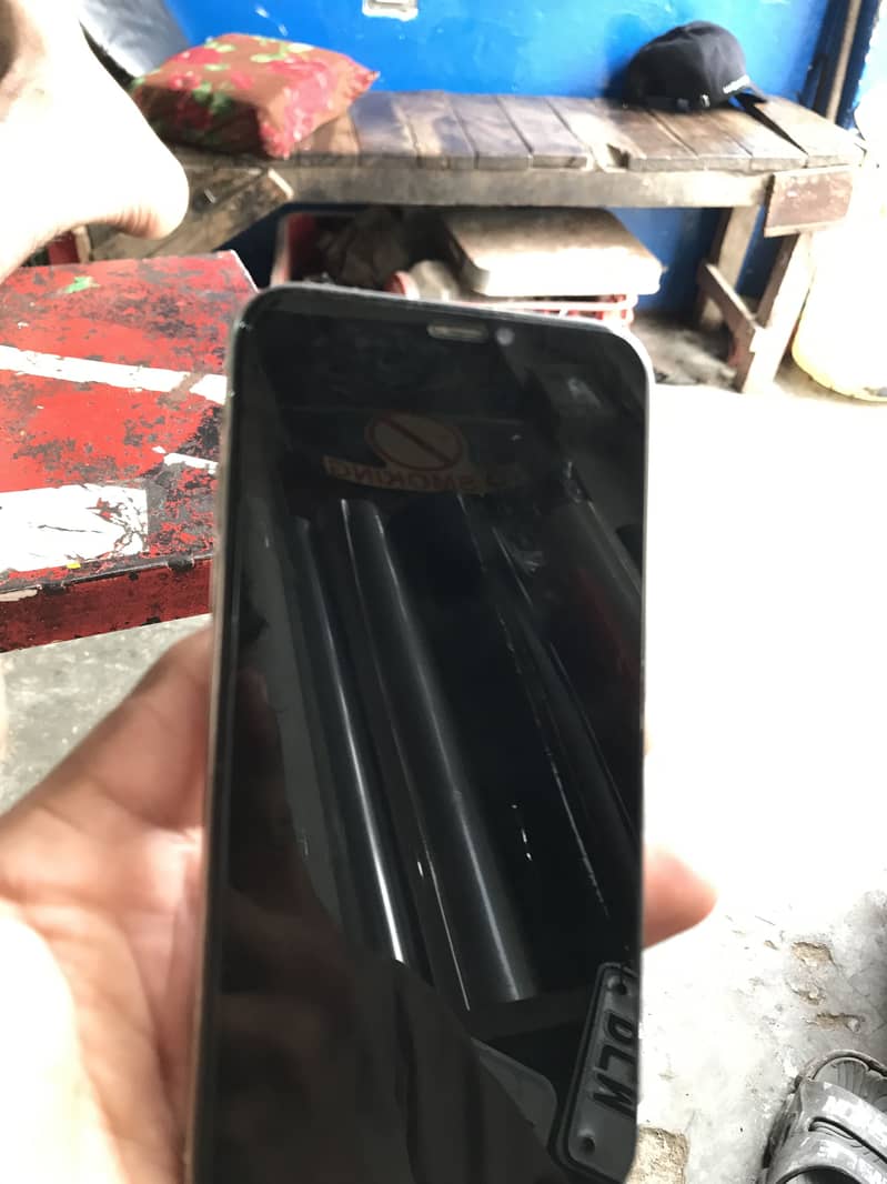Apple iPhone X 0