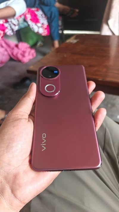 Vivo V50