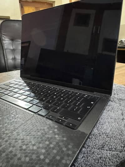 Apple Macbook Pro M3 Pro 14.2 (18GB-512GB)