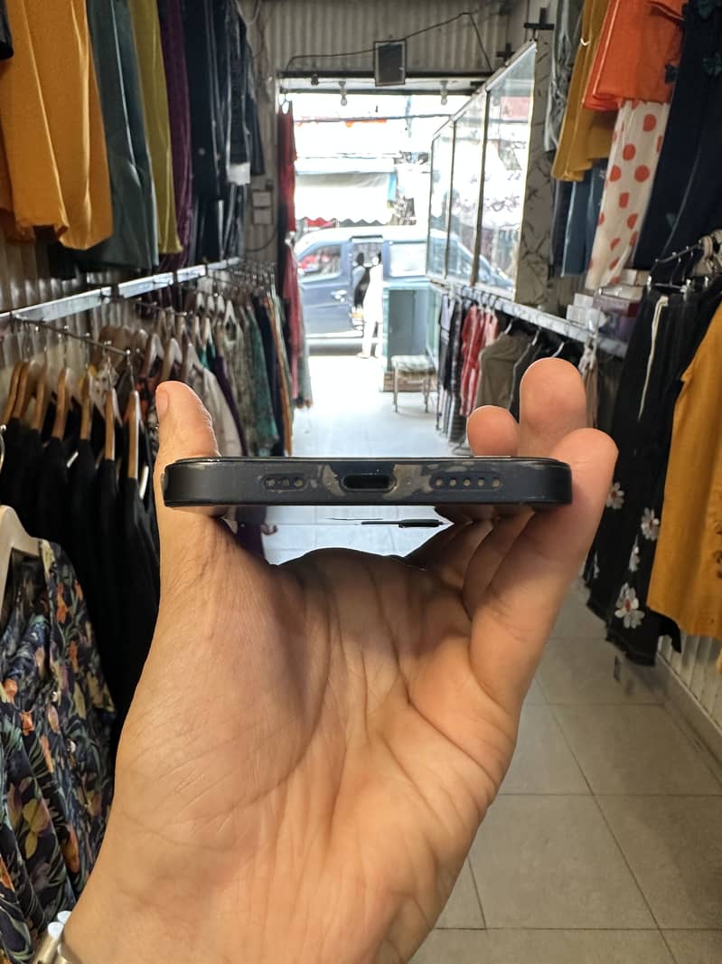 iPhone 12 1