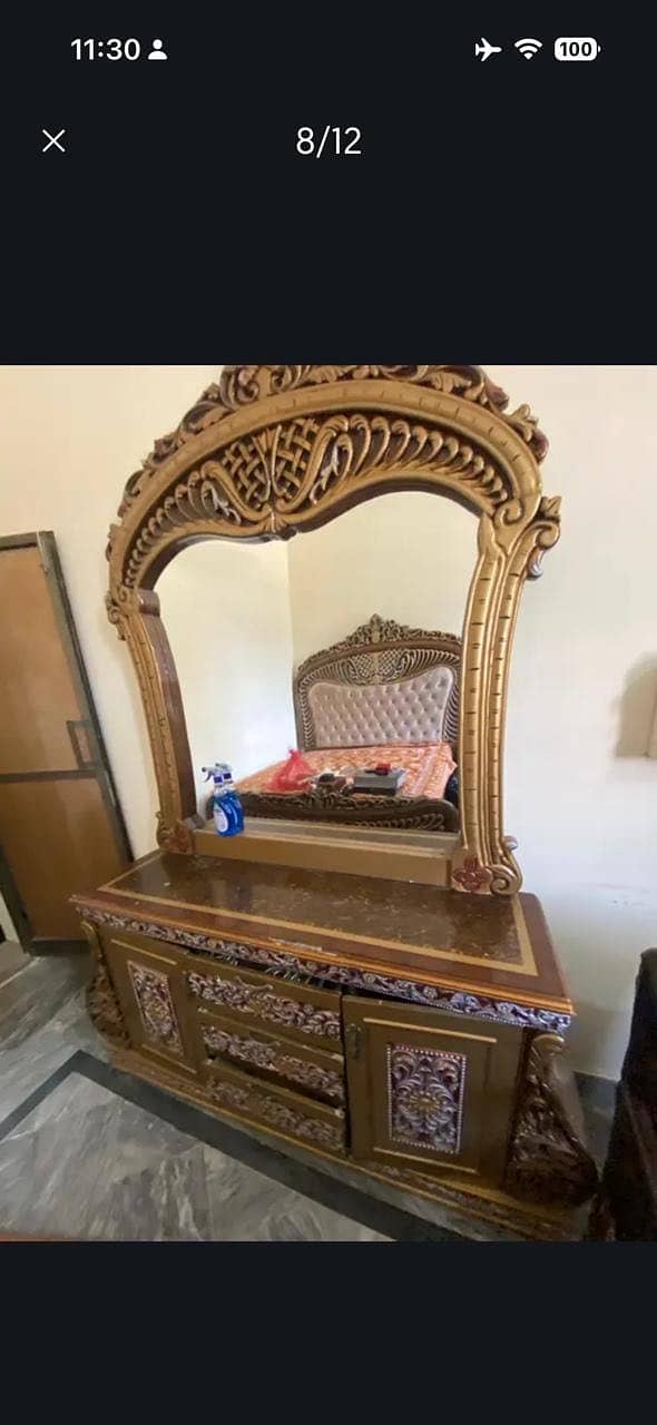 Full size bed with dressing table 4