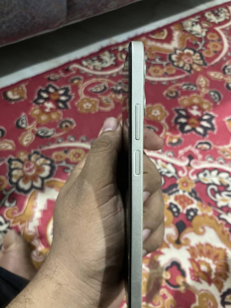 Realme C53 4