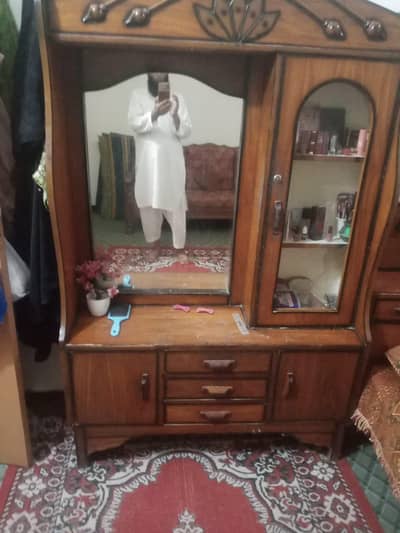 Dressing table