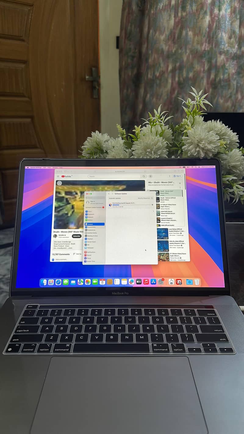 Macbook pro A1990 0