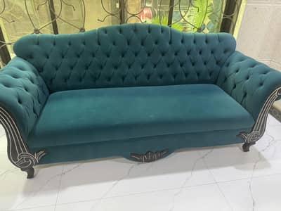 Royal blue velvet tufted sofa set (Chesterfield style)- Mint condition